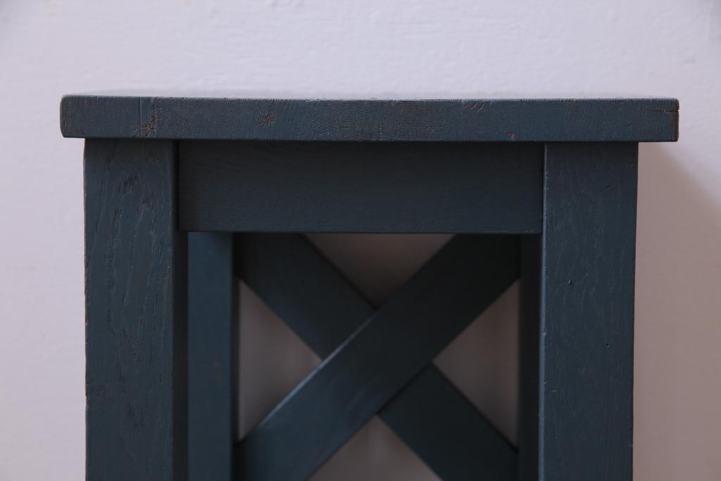 ペイント家具　メンズライクにもおすすめな濃い色味の学校スツール(花台)(1)