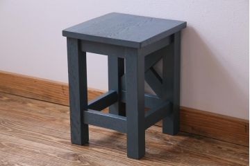 ペイント家具　メンズライクにもおすすめな濃い色味の学校スツール(花台)(1)