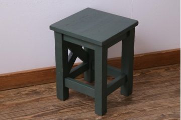 ペイント家具　メンズライクにもおすすめな濃い色味の学校スツール(花台)(2)