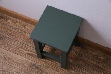 ペイント家具　メンズライクにもおすすめな濃い色味の学校スツール(花台)(2)