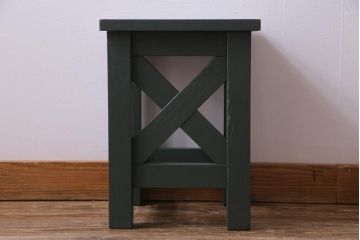 ペイント家具　メンズライクにもおすすめな濃い色味の学校スツール(花台)(2)