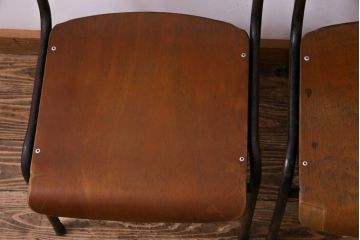ヴィンテージ家具　ヨーロッパビンテージ　ノスタルジックな雰囲気のスクールチェア2脚セット(キッズチェア、鉄脚チェア、椅子)
