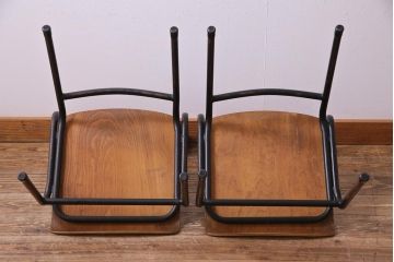 ヴィンテージ家具　ヨーロッパビンテージ　ノスタルジックな雰囲気のスクールチェア2脚セット(キッズチェア、鉄脚チェア、椅子)