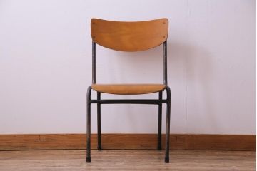 ヴィンテージ家具　ヨーロッパビンテージ　素朴さと独特の柔らかな雰囲気が魅力のスクールチェア(キッズチェア、鉄脚チェア、椅子)