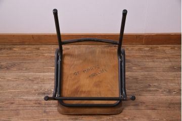 ヴィンテージ家具　ヨーロッパビンテージ　素朴さと独特の柔らかな雰囲気が魅力のスクールチェア(キッズチェア、鉄脚チェア、椅子)