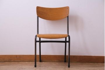 ヴィンテージ家具　ヨーロッパビンテージ　素朴さと独特の柔らかな雰囲気が魅力のスクールチェア(キッズチェア、鉄脚チェア、椅子)(1)