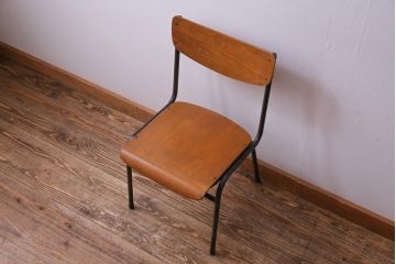 ヴィンテージ家具　ヨーロッパビンテージ　素朴さと独特の柔らかな雰囲気が魅力のスクールチェア(キッズチェア、鉄脚チェア、椅子)(1)