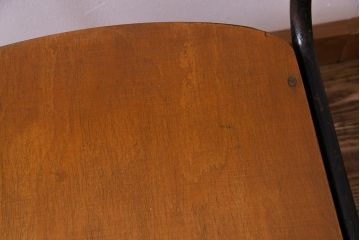 ヴィンテージ家具　ヨーロッパビンテージ　素朴さと独特の柔らかな雰囲気が魅力のスクールチェア(キッズチェア、鉄脚チェア、椅子)(1)