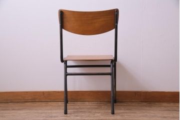 ヴィンテージ家具　ヨーロッパビンテージ　素朴さと独特の柔らかな雰囲気が魅力のスクールチェア(キッズチェア、鉄脚チェア、椅子)(1)