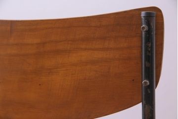 ヴィンテージ家具　ヨーロッパビンテージ　素朴さと独特の柔らかな雰囲気が魅力のスクールチェア(キッズチェア、鉄脚チェア、椅子)(1)