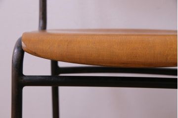 ヴィンテージ家具　ヨーロッパビンテージ　素朴さと独特の柔らかな雰囲気が魅力のスクールチェア(キッズチェア、鉄脚チェア、椅子)(1)