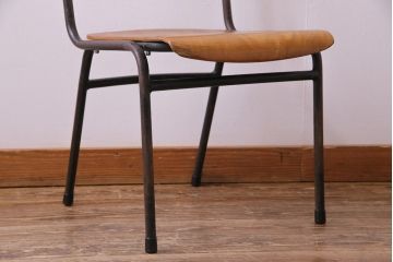 ヴィンテージ家具　ヨーロッパビンテージ　素朴さと独特の柔らかな雰囲気が魅力のスクールチェア(キッズチェア、鉄脚チェア、椅子)(2)