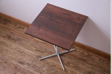 アンティーク家具　昭和中期　天板ナラ材　淡いペイントカラーがおしゃれな鉄脚テーブル(コーヒーテーブル、サイドテーブル)(1)