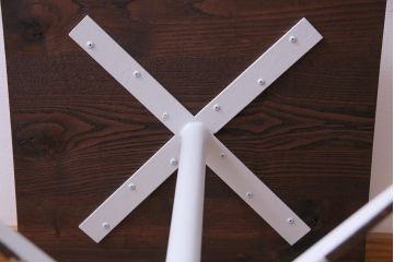 アンティーク家具　昭和中期　天板ナラ材　淡いペイントカラーがおしゃれな鉄脚テーブル(コーヒーテーブル、サイドテーブル)(1)