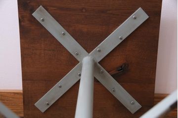 アンティーク家具　昭和中期　天板ナラ材　淡いペイントカラーがおしゃれな鉄脚テーブル(コーヒーテーブル、サイドテーブル)(2)