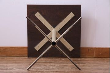 アンティーク家具　昭和中期　天板ナラ材　淡いペイントカラーがおしゃれな鉄脚テーブル(コーヒーテーブル、サイドテーブル)(3)