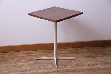 アンティーク雑貨　昭和中期　天板ナラ材　淡いペイントカラーがおしゃれな鉄脚テーブル(コーヒーテーブル、サイドテーブル