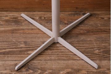 アンティーク雑貨　昭和中期　天板ナラ材　淡いペイントカラーがおしゃれな鉄脚テーブル(コーヒーテーブル、サイドテーブル