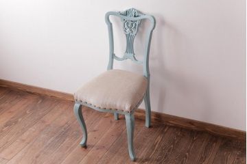 アンティーク家具　フランスアンティーク　エレガントなレリーフが目を惹くチェア(ダイニングチェア、サロンチェア)