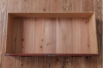 アンティーク家具　和製アンティーク　前面ケヤキ材　古い質感が味わい深い時代箪笥ローボード(引き出し、衣装箪笥)