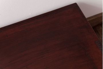 アンティーク家具　和製アンティーク　前面ケヤキ材　古い質感が味わい深い時代箪笥ローボード(引き出し、衣装箪笥)