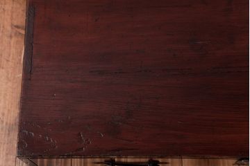 アンティーク家具　和製アンティーク　前面ケヤキ材　古い質感が味わい深い時代箪笥ローボード(引き出し、衣装箪笥)