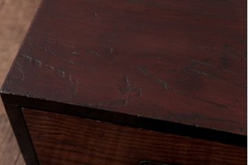 アンティーク家具　和製アンティーク　前面ケヤキ材　古い質感が味わい深い時代箪笥ローボード(引き出し、衣装箪笥)
