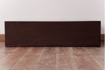 アンティーク家具　和製アンティーク　前面ケヤキ材　古い質感が味わい深い時代箪笥ローボード(引き出し、衣装箪笥)