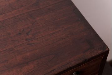 アンティーク家具　和製アンティーク　懐かしさを感じる佇まいが魅力の小引き出し(小箪笥、小物収納)