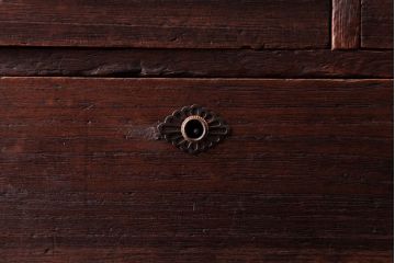 アンティーク家具　和製アンティーク　懐かしさを感じる佇まいが魅力の小引き出し(小箪笥、小物収納)