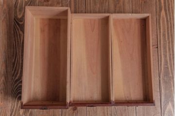 アンティーク家具　和製アンティーク　前面ケヤキ材　漆塗り　味わい深い質感の小引き出し(小物収納)
