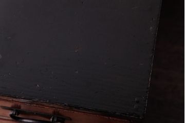 アンティーク家具　和製アンティーク　前面ケヤキ材　漆塗り　味わい深い質感の小引き出し(小物収納)