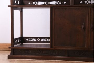 中古　指物工芸品　木の質感を活かした上品な作りの飾り棚(収納棚、茶棚)