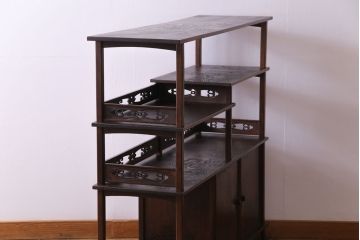 中古　指物工芸品　木の質感を活かした上品な作りの飾り棚(収納棚、茶棚)