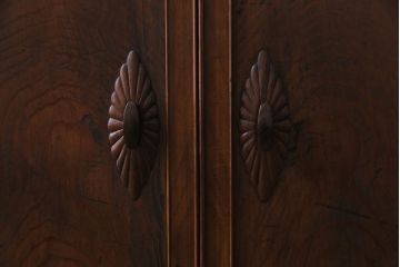 中古　指物工芸品　木の質感を活かした上品な作りの飾り棚(収納棚、茶棚)