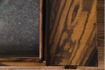 アンティーク雑貨　和製アンティーク　最高級品!黒柿無垢材　独特の杢目が趣深い猫板付き長火鉢
