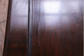 アンティーク家具　時代唐物　漆塗り　彫刻と艶のある質感が目を引く紫檀材の座卓(ローテーブル)