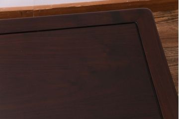 アンティーク家具　時代唐物　漆塗り　彫刻と艶のある質感が目を引く紫檀材の座卓(ローテーブル)