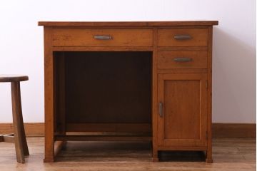 レトロ家具　昭和レトロ　ブナ材　どっしりとした構えが魅力的な補助天板付き片袖机(ワークデスク、在宅ワーク、在宅用、カウンターテーブル、作業台)