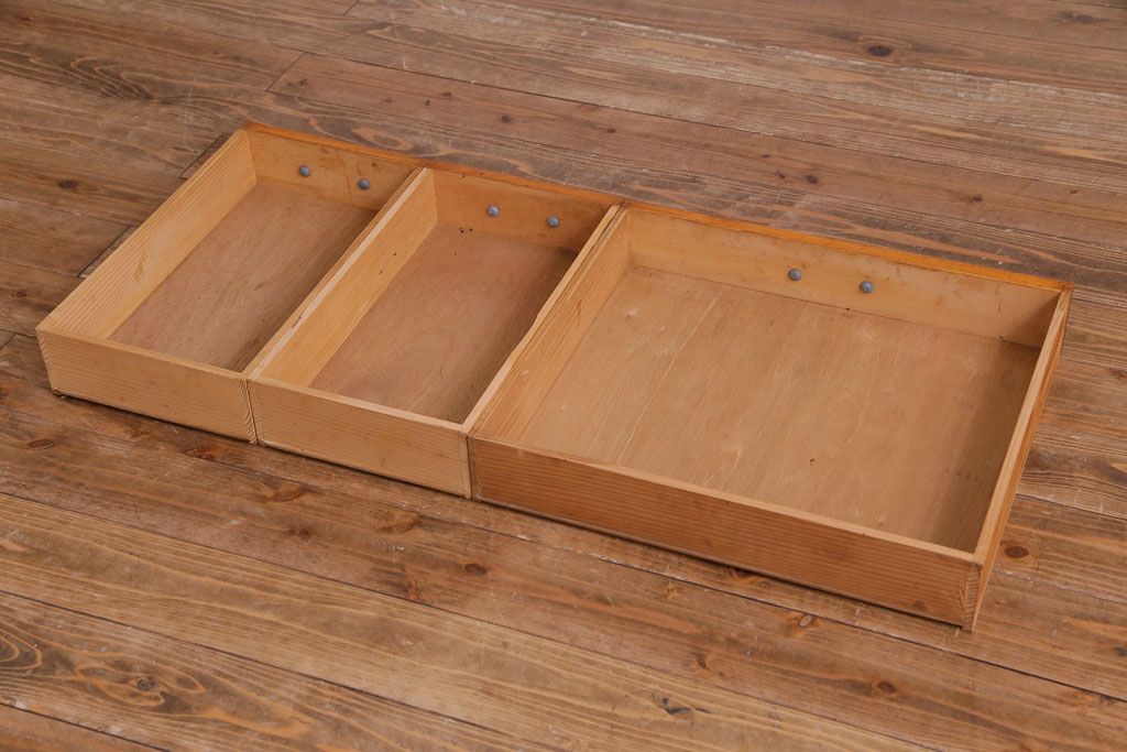 レトロ家具　昭和レトロ　ブナ材　どっしりとした構えが魅力的な補助天板付き片袖机(ワークデスク、在宅ワーク、在宅用、カウンターテーブル、作業台)