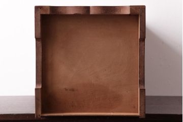 中古　伝統工芸　日光彫り　大振りな花の意匠が目を惹く小引き出し(小物収納、引き出し)