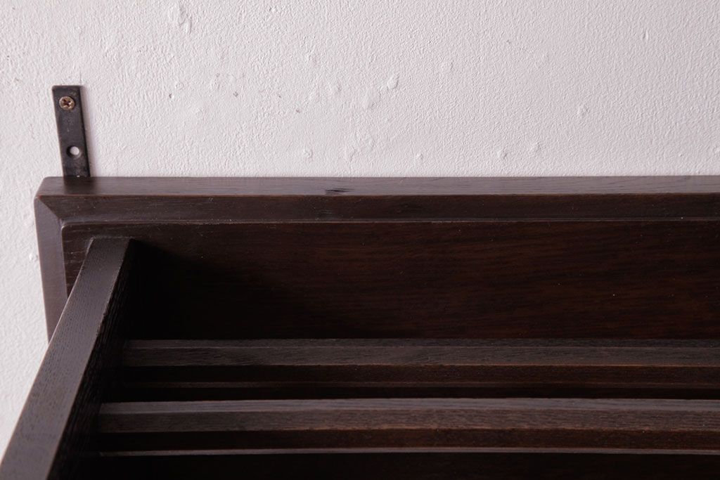 アンティーク家具　和製アンティーク　ナラ材　上品でシックな印象を放つウォールフック(壁掛け収納)