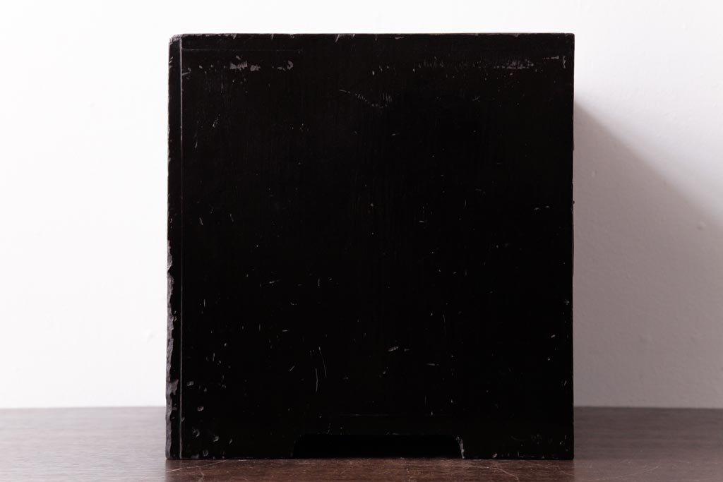 アンティーク家具　和製アンティーク　漆塗り　古い木の質感が味わい感じる小引き出し(小物収納)