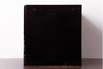 アンティーク家具　和製アンティーク　漆塗り　古い木の質感が味わい感じる小引き出し(小物収納)