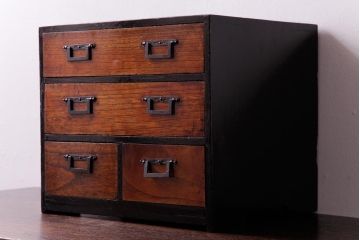 アンティーク家具　和製アンティーク　漆塗り　古い木の質感が味わい感じる小引き出し(小物収納)