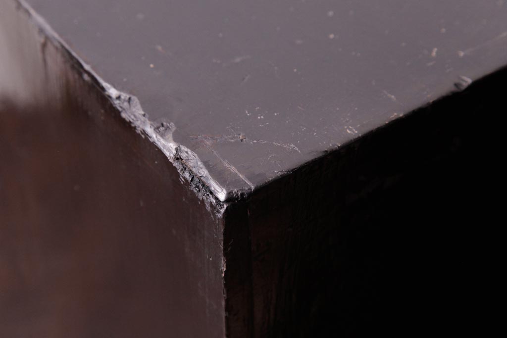 アンティーク家具　和製アンティーク　漆塗り　古い木の質感が味わい感じる小引き出し(小物収納)