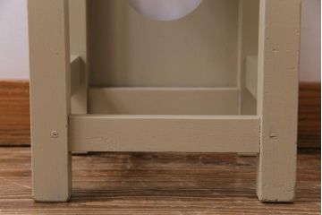 昭和中期　ペイント家具　ナチュラルな雰囲気が可愛らしい角スツール(モカベージュ、板座チェア、椅子、イス)(R-031647)