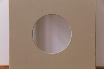 昭和中期　ペイント家具　ナチュラルな雰囲気が可愛らしい角スツール(モカベージュ、板座チェア、椅子、イス)(R-031647)