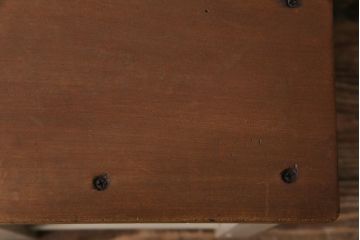 昭和中期　ペイント家具　ナチュラルな雰囲気が可愛らしい角スツール(モカベージュ)(1)