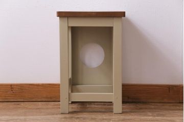 昭和中期　ペイント家具　ナチュラルな雰囲気が可愛らしい角スツール(モカベージュ)(2)